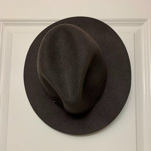 Like new DKNY 100% wool floppy hat